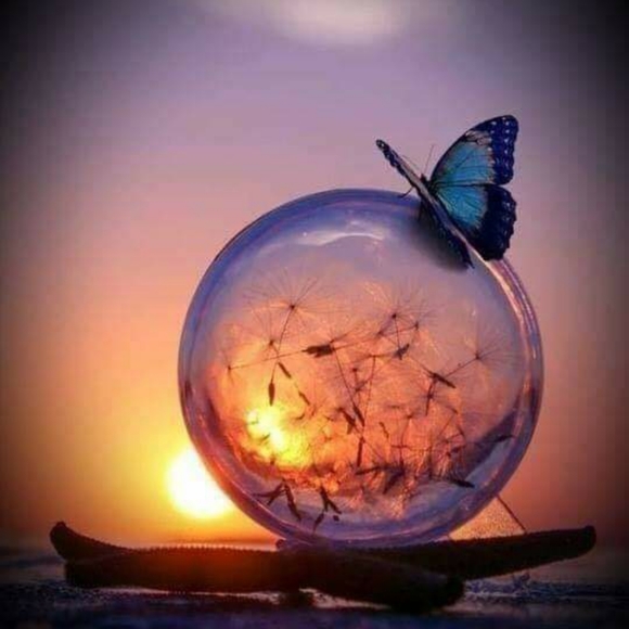 🌷Meet your Posher,💋 Yvonne🌷 - Picture 4 of 6